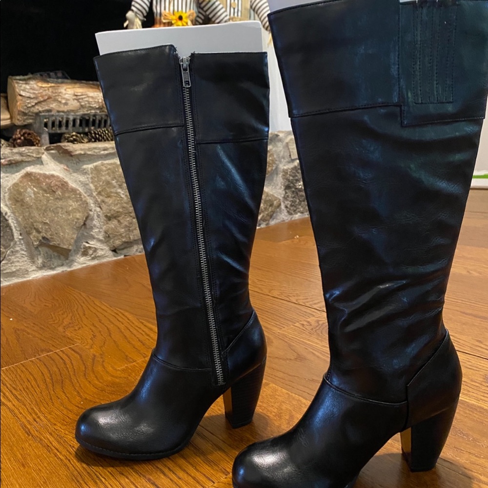 American Eagle black riding boots